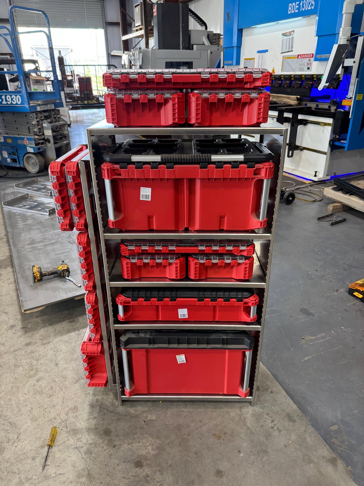 Milwaukee packout shelf rack system full size tool box, railing version