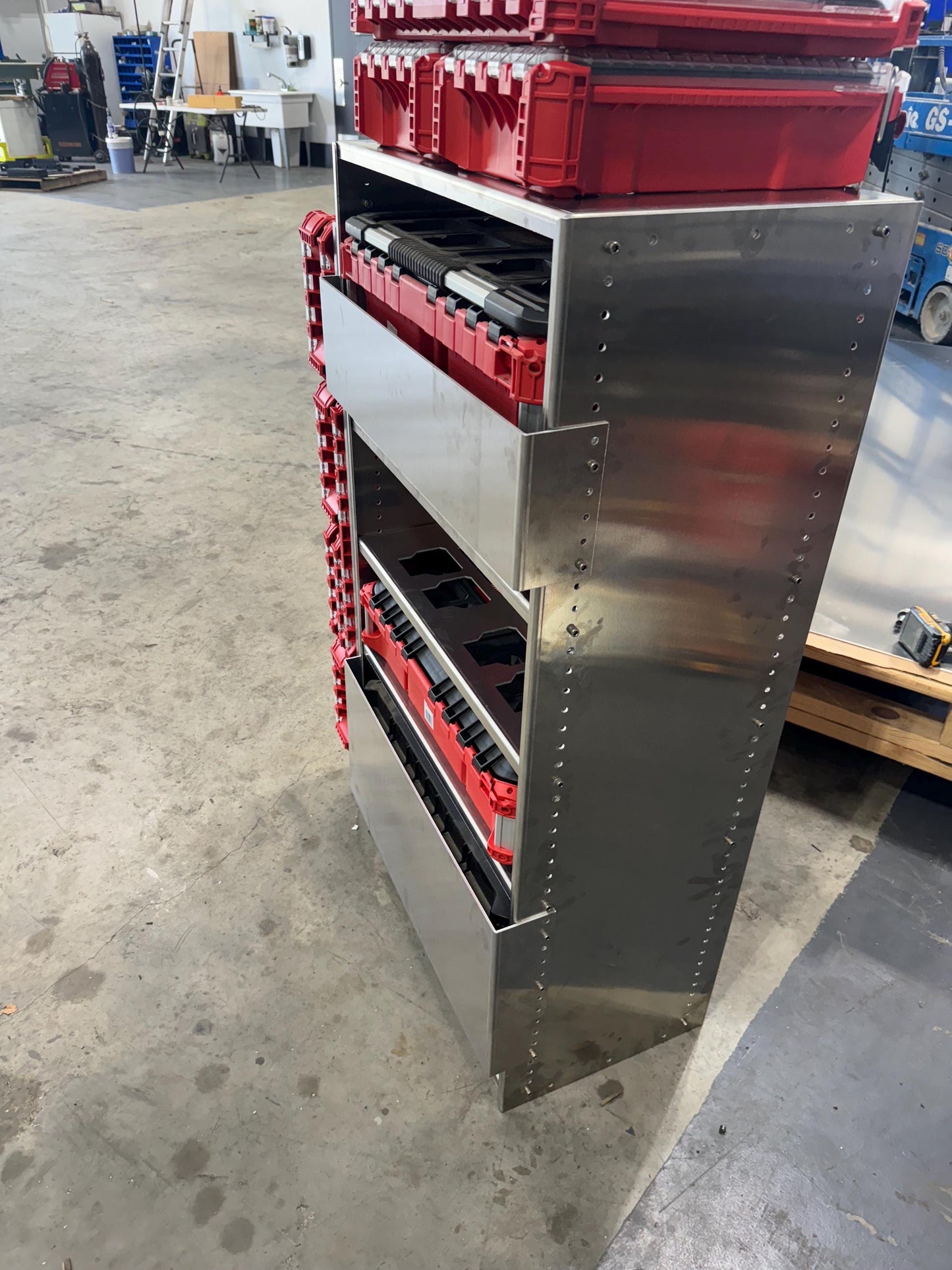 Milwaukee packout shelf rack system full size tool box, railing version