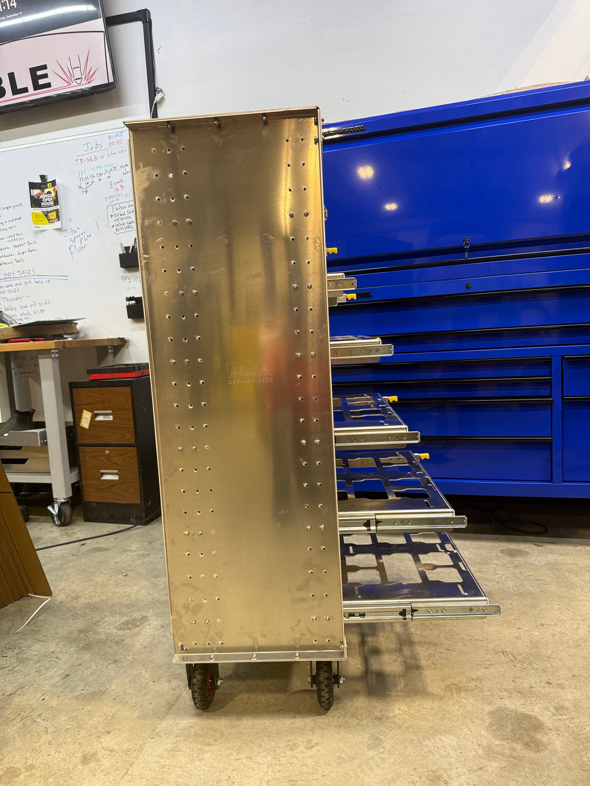 THE ROVER – Mobile Aluminum Tool Rack, Compatible with Milwaukee® PACKOUT™
