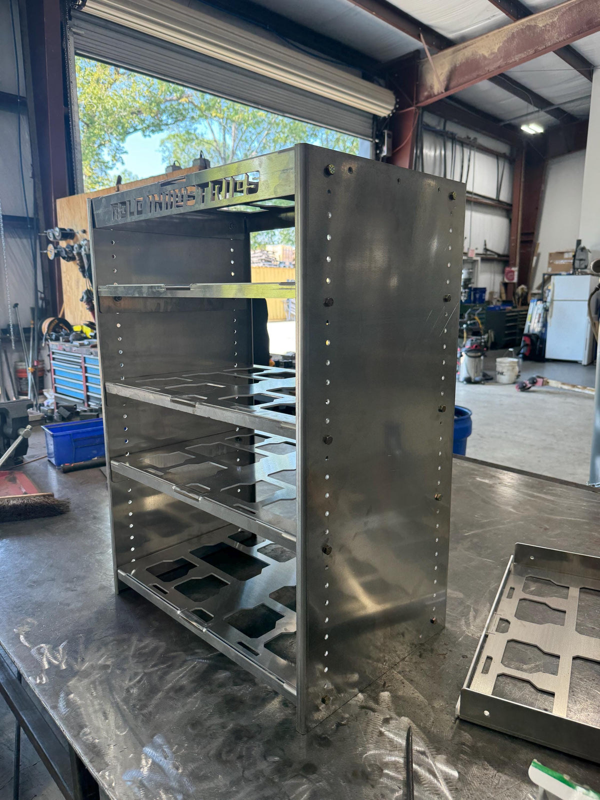 THE CORE – Narrow Aluminum Tool Rack, Compatible with Milwaukee® PACKOUT™ Organizers