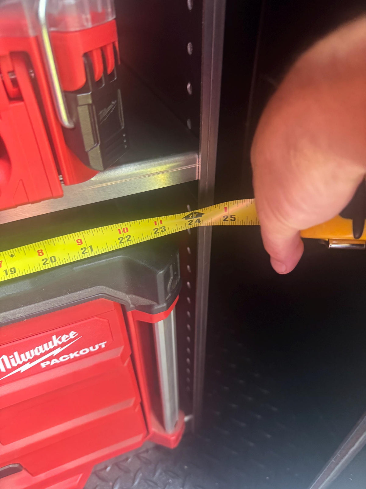 THE ANCHOR – Full-Size Aluminum Tool Rack (Railing Version), Compatible with Milwaukee® PACKOUT™ Toolboxes
