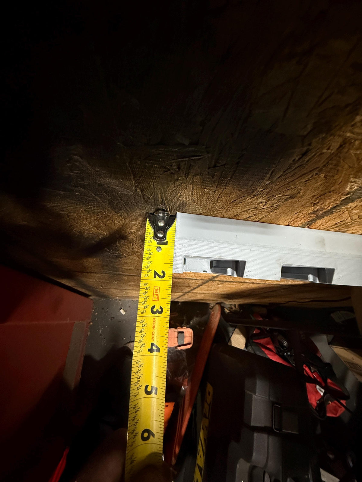 3D-Printed Wall-Mounted Milwaukee® M18 Battery Holder – 3 Slot