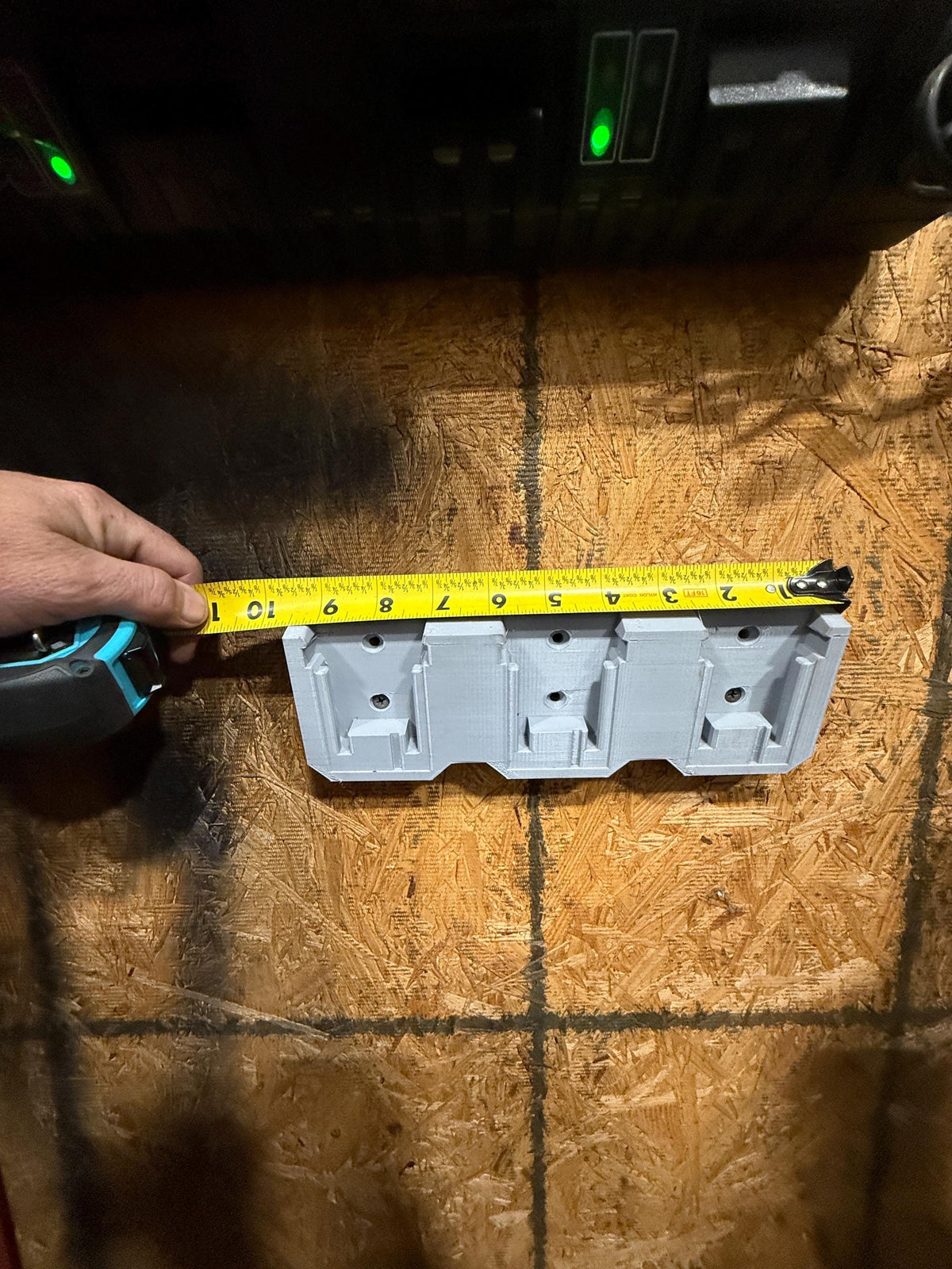 3D-Printed Wall-Mounted Milwaukee® M18 Battery Holder – 3 Slot
